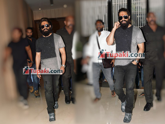 Yash arrived in Hyderabad for kgf2 promotions